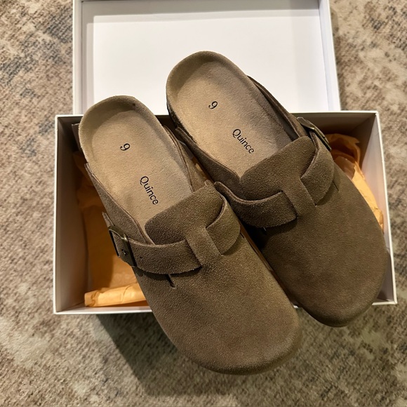 Quince Water Repellent Suede Clog Mule Color Cafe Size 9 - Picture 5 of 6